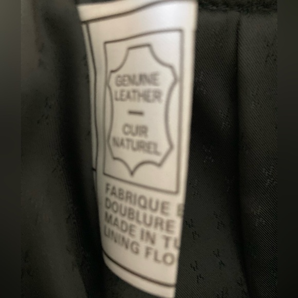 VINTAGE LEATHER SKIRTwith  BACK SLITS Buttons on Front Zipper Elastic Waist Sz 8 - Picture 9 of 13